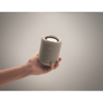 Petite enceinte sans fil en tissu RPET avec 3 heures d'autonomie couleur gris troisième vue photographique
