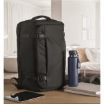 Sac à dos idéal pour les voyages avec plusieurs compartiments couleur noir vue d'ambiance