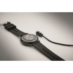 Montre connectée étanche avec bracelet en silicone couleur noir sixième vue photographique