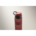Bouteille RPET avec bouchon rabattable et paille incluse 500ml couleur bordeaux quatrième vue photographique
