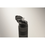 Bouteille RPET avec bouchon rabattable et paille incluse 500ml couleur noir cinquième vue photographique