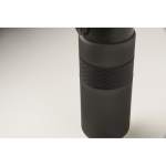 Bouteille RPET avec bouchon rabattable et paille incluse 500ml couleur noir sixième vue photographique