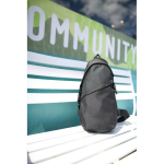 Sac bandoulière durable en rPET recyclé avec bretelles ajustables couleur noir vue d'ambience 3