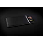 Housse pour ordinateur écologique à charge magnétique 15,6” Swiss Peak couleur noir vue d'ambiance
