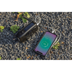 Radio de secours multifonction en ABS recyclé avec manivelle 1 800 mAh couleur noir vue d'ambience 3