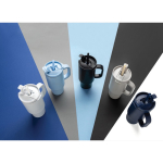 Gobelet isotherme en inox recyclé avec paille et anse 480 ml couleur bleu marine vue d'ambience 3