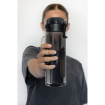 Bouteille de sport en RPET avec bouchon antifuite et paille 800 ml couleur noir vue d'ambience 3