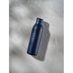 Bouteille écologique avec prise en main à 360° 600 ml Avira Alok couleur bleu marine vue d'ambiance 2