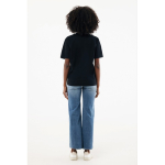 T‑shirt unisexe en coton recyclé 220 g/m² IQONIQ Nikko couleur noir quatrième vue avec modèle