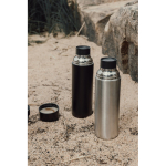 Thermos en acier inoxydable recyclé avec anse de transport 750 ml couleur noir vue d'ambiance 4