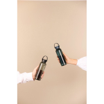 Bouteille RPET minimaliste avec couvercle en acier et anse 550 ml couleur noir vue d'ambiance 2