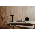 Lampe de table recyclée avec lumière chaude et blanche réglable couleur noir vue d'ambiance 2