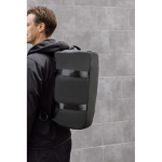 Sac week‑end en polyester recyclé avec doubles anses 35L couleur noir vue d'ambiance 2