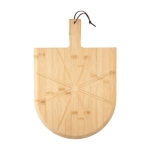 Planche à pizza en bambou avec guides de découpe, coupeur et spatule troisième vue