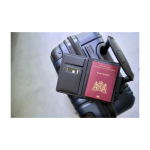 Porte-passeport en cuir synthétique recyclé avec tracker septième vue