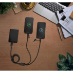 Câble USB 6-en-1 ultra-rapide en aluminium et PET recyclé polyvalent vue d'ambiance