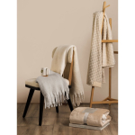 Couverture en polyester recyclé au toucher doux type mohair 300 g/m² vue d'ambiance