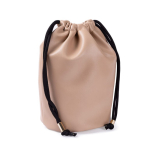 Trousse type sac en cuir synthétique avec fermeture à cordons couleur beige troisième vue
