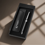 Stylo métallique avec élégant étui en cuir synthétique encre bleue couleur noir vue détail 3
