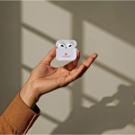 Écouteurs sans fil avec 3 heures de lecture dans un étui blanc couleur blanc vue détail 4