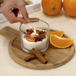 Bougie parfumée en cire végétale, parfum cannelle et agrumes vue d'ambiance