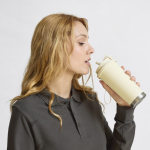 Gobelet à emporter en inox recyclé avec sangle de transport 500 ml