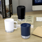 Gobelet isotherme à double paroi avec doseur 380 ml vue d'ambiance