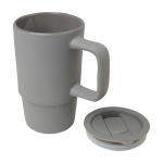 Tasse en céramique avec couvercle en plastique et grande anse 450 ml couleur gris deuxième vue