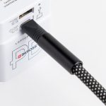 Lanière en plastique et nylon avec charge et attaches pour téléphone