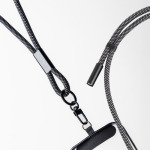 Lanière en plastique et nylon avec charge et attaches pour téléphone vue du logo imprimé