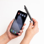 Stylo en aluminium rétractable avec détails argentés encre bleue vue 4