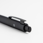 Stylo en aluminium rétractable avec détails argentés encre bleue vue 3