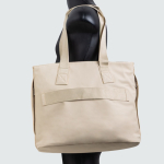 Sac en cuir synthétique avec poches cachées et sangle trolley 15,6’’ couleur beige Vue 1