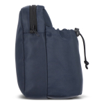 Sac bandoulière avec espace pour une bouteille d’eau de 500 ml couleur bleu foncé quatrière vue