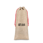Sac à vin au design rustique en jute avec cordon de fermeture rouge vue principale