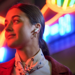 Écouteurs sans fil à longue autonomie marque Phillips couleur blanc septième vue