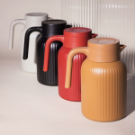 Carafe isotherme avec motif de rayures verticales 1,5L couleur marron troisième vue