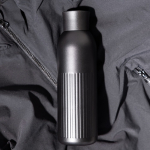 Bouteille isotherme en acier recyclé avec bouchon à pression 500ml couleur noir deuxième vue