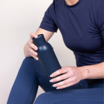 Bouteille isotherme en acier recyclé avec bouchon à pression 500ml couleur bleu foncé deuxième vue