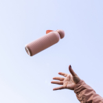 Gourde isotherme en acier monochrome avec bouchon rond à anse 500 ml couleur rose pastel cinquième vue