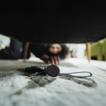 Localisateur d’objets avec porte-clés compatible avec Apple et Android couleur noir cinquième vue