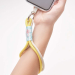 Double cordon pour téléphone impression intégrale avec patch couleur jaune
