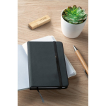 USB en bambou avec capuchon et boîte en papier kraft vue d'ambiance