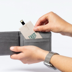Carte USB en paille de blé extra-plate et pliable couleur gris clair chiné