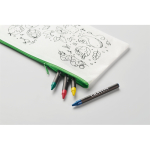 Trousse enfant en non-tissé à colorier avec 4 crayons couleur vert lime quatrième vue photographique