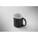 Tasse en céramique finition mate avec bord blanc 300 ml couleur noir quatrième vue photographique
