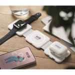 Base de charge magnétique en ABS avec hubs USB intégrés 15 W couleur blanc vue d'ambiance principale