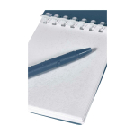 Mini carnet à spirale avec stylo à encre noire couleur bleu marine vue détail 2