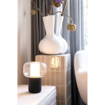 Lampe écologique 10 W avec enceinte et Bluetooth 5.3, 2 000 mAh couleur noir vue d'ambiance