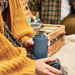 Gobelet isotherme 340 ml en verre avec housse en silicone Black & Blum couleur gris